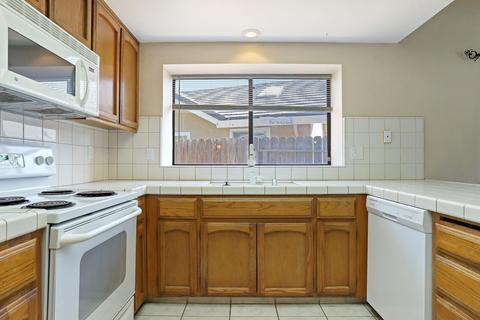 1717 Pinecrest Ln, Modesto, CA 95355 photo 14