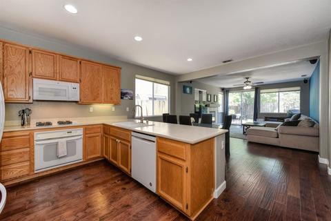 74 Diggins Dr, Folsom, CA 95630 photo 9