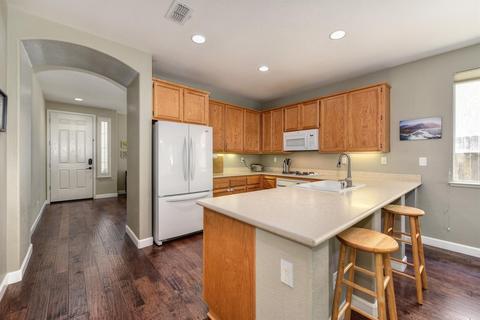 74 Diggins Dr, Folsom, CA 95630 photo 8