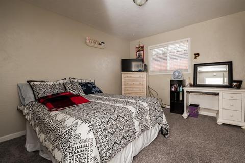 605 Brighton Ave, Modesto, CA 95355 photo 16
