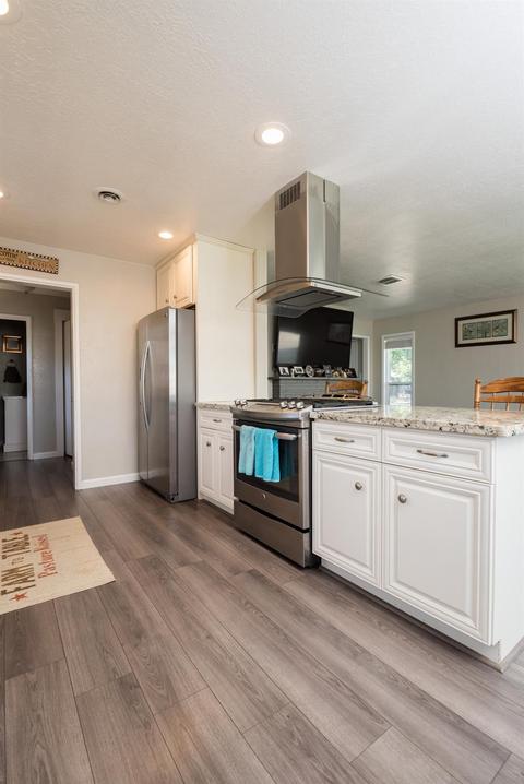 605 Brighton Ave, Modesto, CA 95355 photo 9