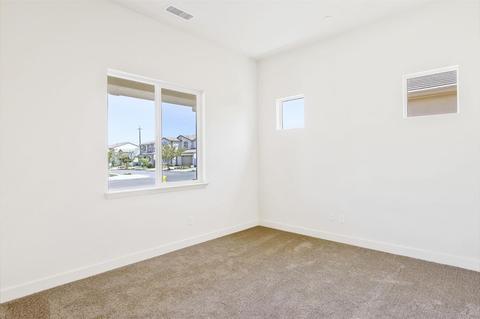 566 S Ventana Ave, Tracy, CA 95376 photo 5