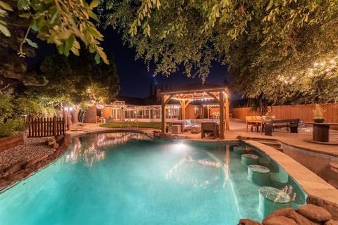 411 Swallow Ct, Manteca, CA 95336 photo 2