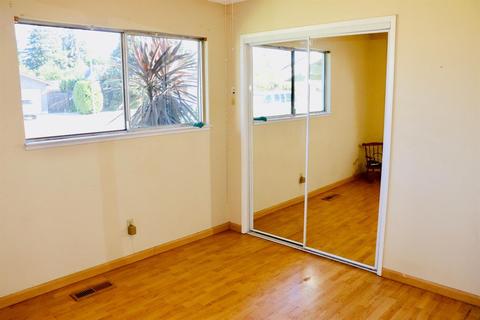 1712 W Vine, Lodi, CA 95242 photo 10