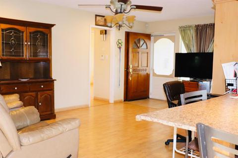 1712 W Vine, Lodi, CA 95242 photo 5