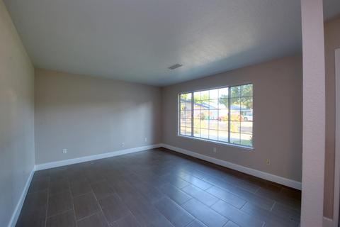 304 Hatfield Ct, Patterson, CA 95363 photo 3