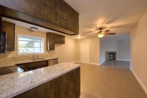 304 Hatfield Ct, Patterson, CA 95363 photo 5