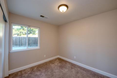 304 Hatfield Ct, Patterson, CA 95363 photo 11