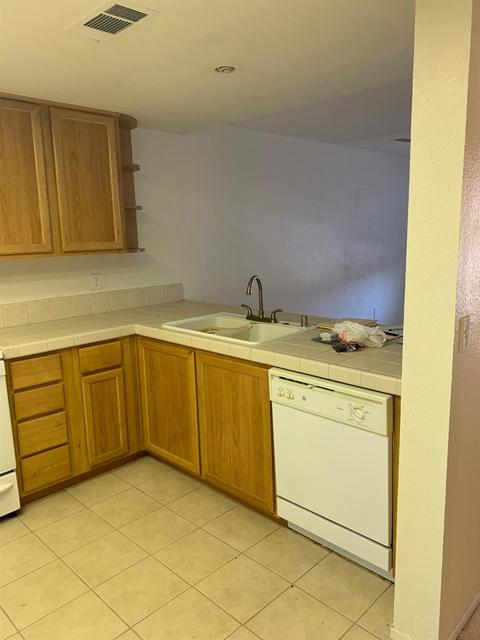 525 Lincoln Ave # E, Modesto, CA 95354 photo 4