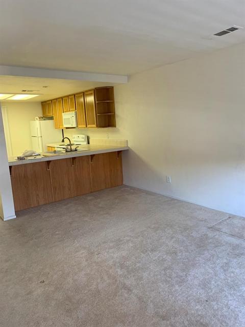 525 Lincoln Ave # E, Modesto, CA 95354 photo 2