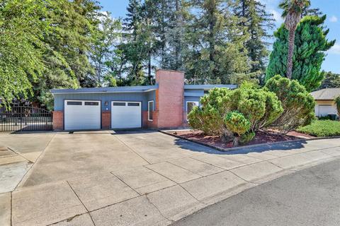 708 Costa Dr, Lodi, CA 95240 photo 2