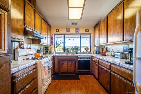 533 Perry St, Jackson, CA 95642 photo 3
