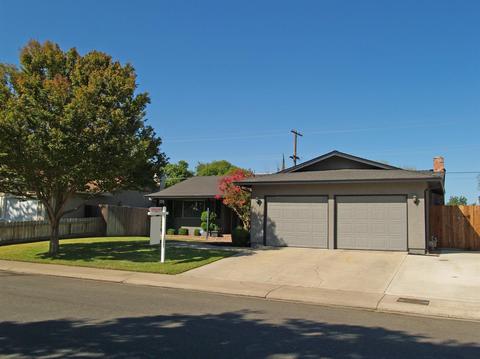 1517 Kingfield Dr, Modesto, CA 95350 photo 2