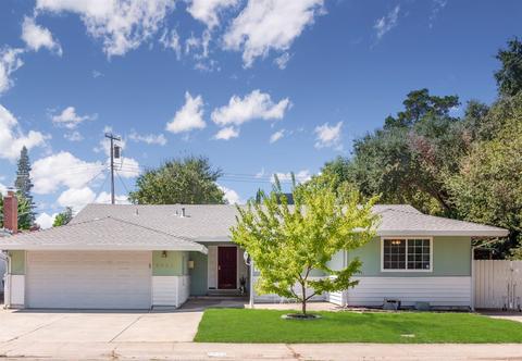 5833 Parkoaks Dr, Carmichael, CA 95608 photo 1
