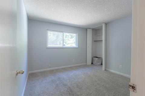 5833 Parkoaks Dr, Carmichael, CA 95608 photo 7