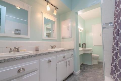 5833 Parkoaks Dr, Carmichael, CA 95608 photo 9