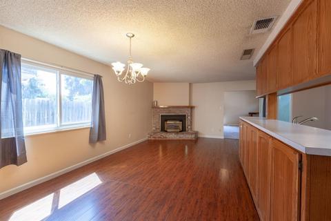 5833 Parkoaks Dr, Carmichael, CA 95608 photo 17