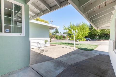 5833 Parkoaks Dr, Carmichael, CA 95608 photo 4