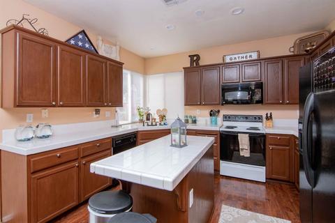 40 E Ferdinand St, Tracy, CA 95376 photo 4