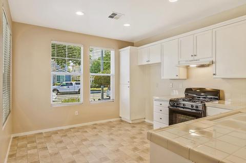 379 Burlington Dr, Tracy, CA 95376 photo 9