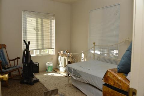 224 El Paso Ave, Modesto, CA 95351 photo 4