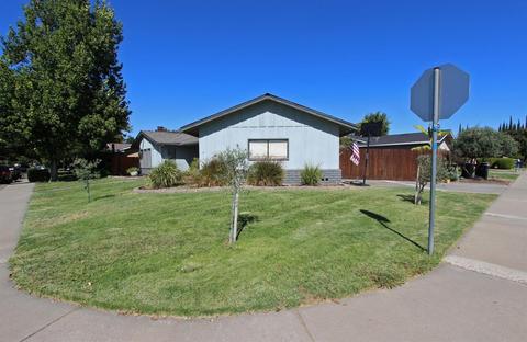 1100 Lillian Dr, Modesto, CA 95355 photo 4