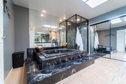 708 E Rumble Rd, Modesto, CA 95350 photo 17