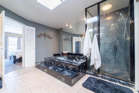 708 E Rumble Rd, Modesto, CA 95350 photo 18