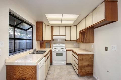 5217 Gibbons Dr, Carmichael, CA 95608 photo 9