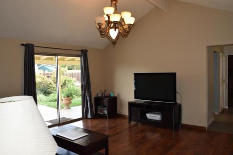 1404 Fransen Ln, Modesto, CA 95355 photo 5