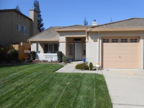 2351 Meadowbrook Dr, Lodi, CA 95242 photo 1