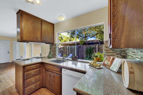 682 Bianco Ct, Davis, CA 95616 photo 14