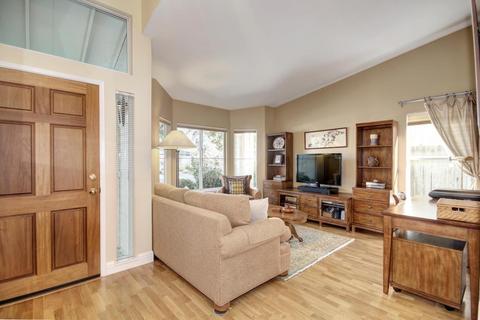 921 Zaragoza St, Davis, CA 95618 photo 3