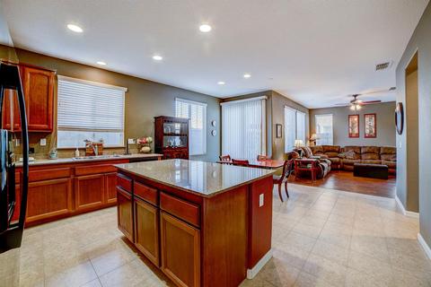 802 Courtyards Loop, Lincoln, CA 95648 photo 2
