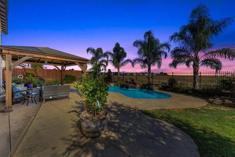 10886 Woodring Dr, Mather, CA 95655 photo 2