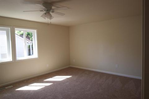 18590 E Walnut St, Clements, CA 95227 photo 10