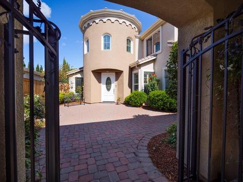 5721 Hoag Pl, Davis, CA 95618 photo 2