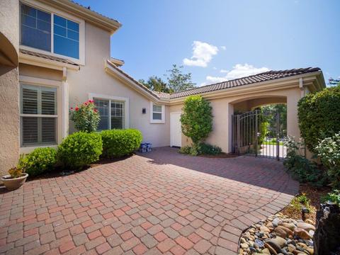 5721 Hoag Pl, Davis, CA 95618 photo 3