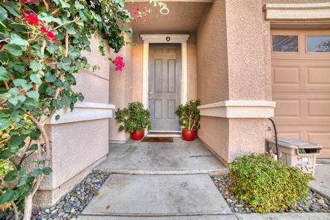 1041 Saffron Dr, Tracy, CA 95377 photo 2