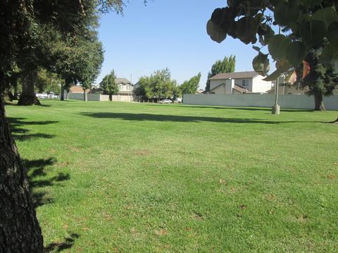 2009 Cadzand Ct, Modesto, CA 95356 photo 2