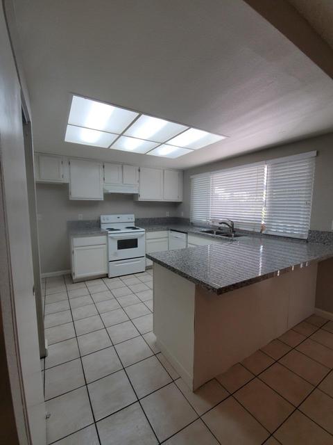 8100 Haystack Dr, Sacramento, CA 95828 photo 4