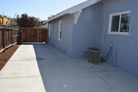 305 E Vine St, Lodi, CA 95240 photo 16