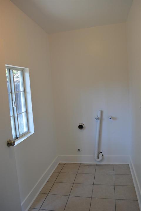 305 E Vine St, Lodi, CA 95240 photo 12