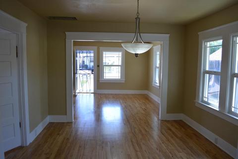 305 E Vine St, Lodi, CA 95240 photo 4