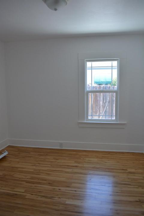 305 E Vine St, Lodi, CA 95240 photo 7