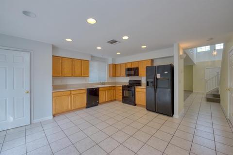 1136 Tern Way, Patterson, CA 95363 photo 4