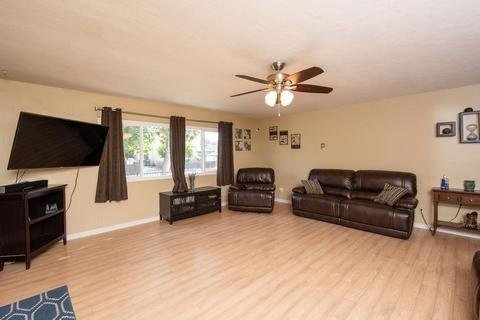 2238 Glendale Ave, Modesto, CA 95354 photo 3
