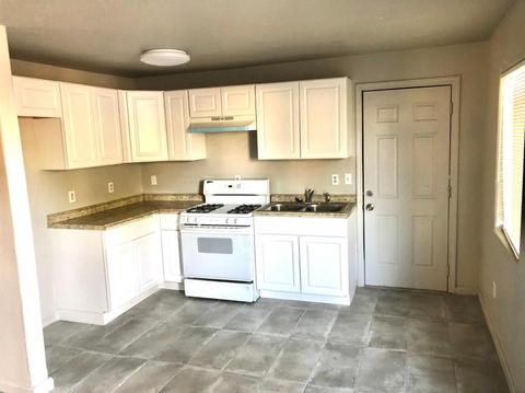 98 E 12th St, Merced, CA 95341 photo 2
