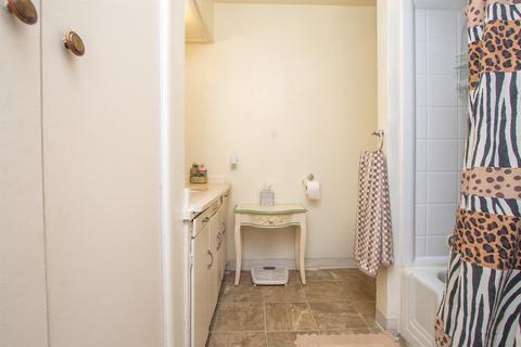 1116 Manor Dr, Modesto, CA 95351 photo 22