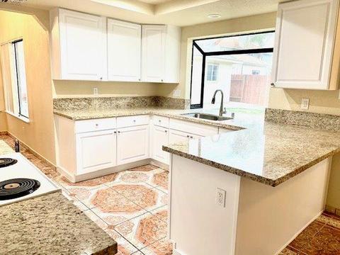 2817 E Glasglow Dr, Ceres, CA 95307 photo 5